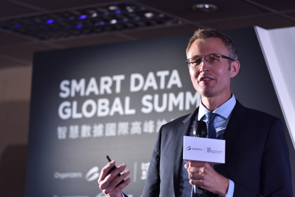 Cadence-副總裁-Paul-Cunningham-1-1024x683